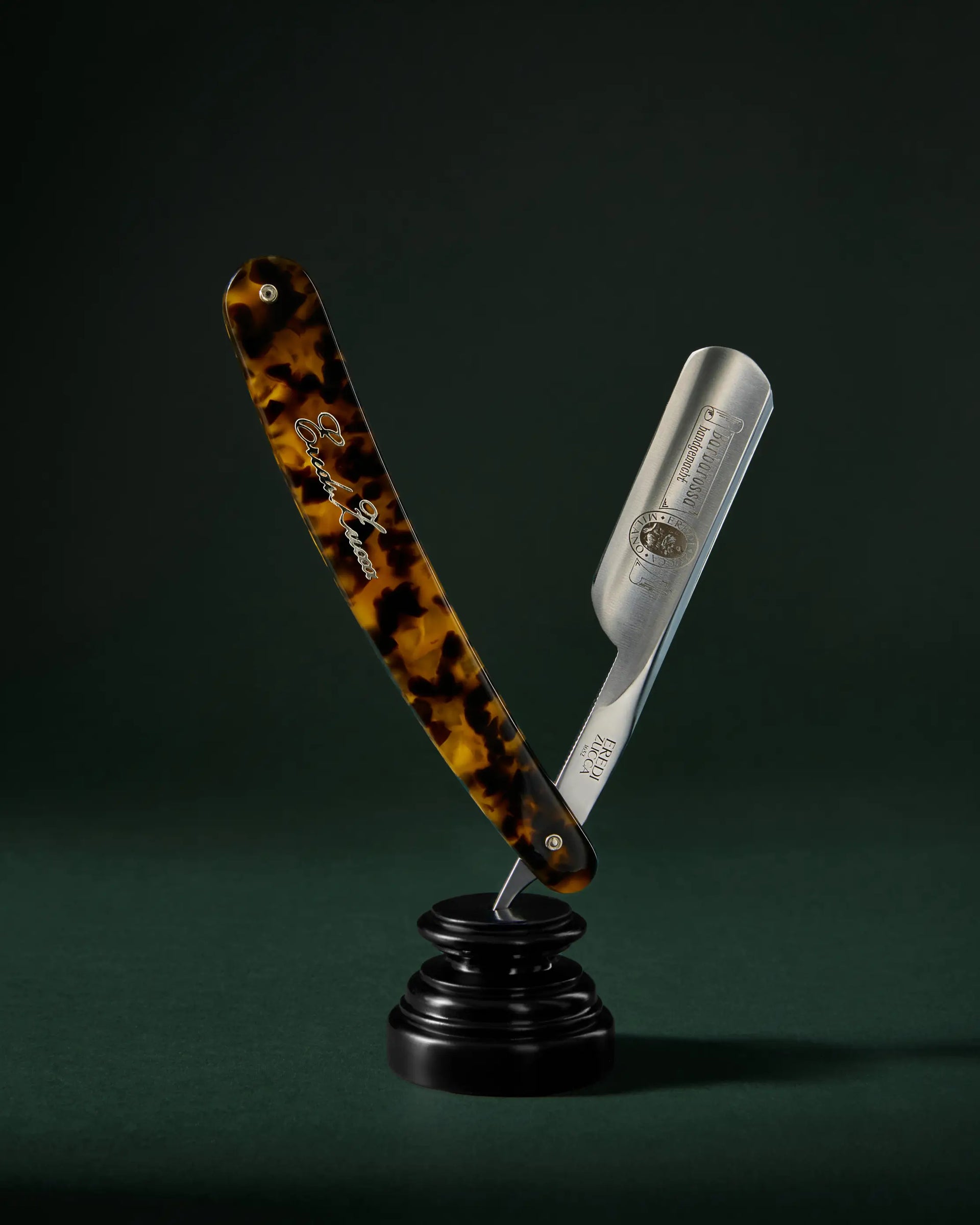 Barbarossa Straight Razor With Tortoise Shell Imitation Handle