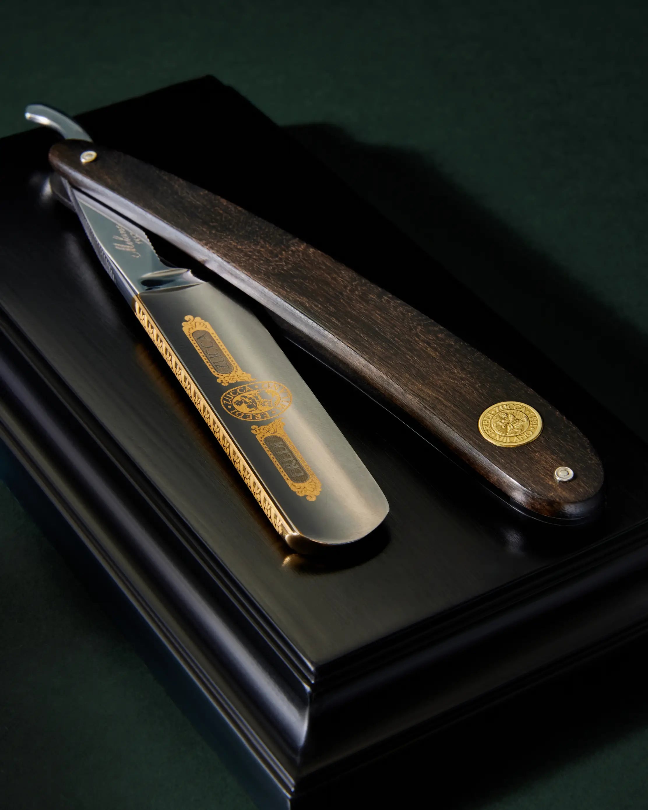 Prima Straight Razor With Ebony Handle | Eredi Zucca Milano